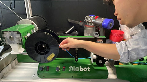 プラスチックを再生するプログラムを構築中